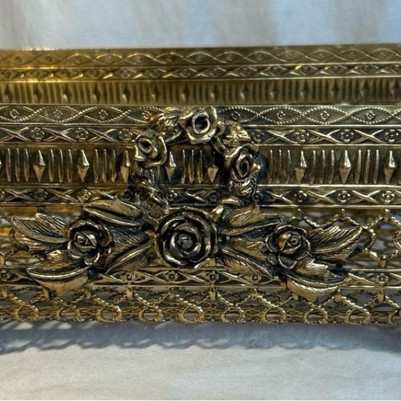 Vintage Footed Tissue Box Holder - Picture 3 of 8